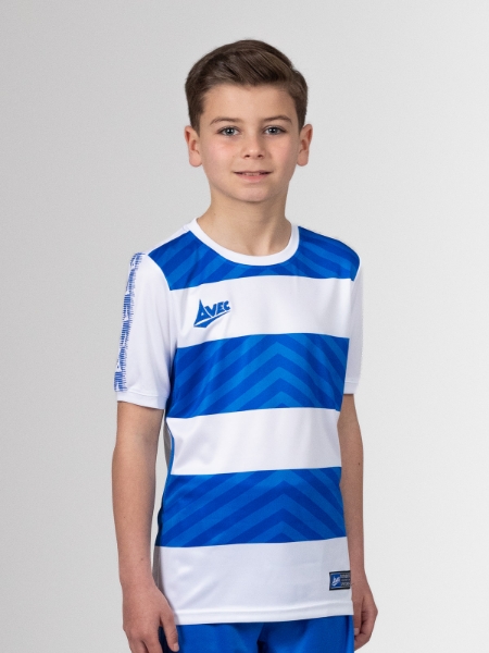 The child in this photography is wearing a kids blue and white hoop football shirt